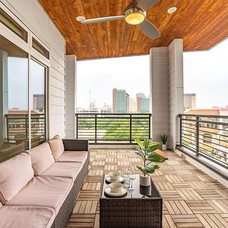 Riverwalk Penthouse Oasis W/Free Parking Gym Pool Сан-Антонио Экстерьер фото