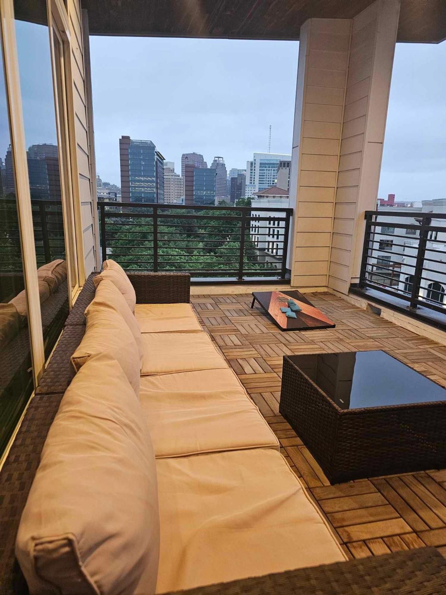 Riverwalk Penthouse Oasis W/Free Parking Gym Pool Сан-Антонио Экстерьер фото