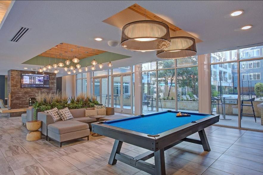 Riverwalk Penthouse Oasis W/Free Parking Gym Pool Сан-Антонио Экстерьер фото