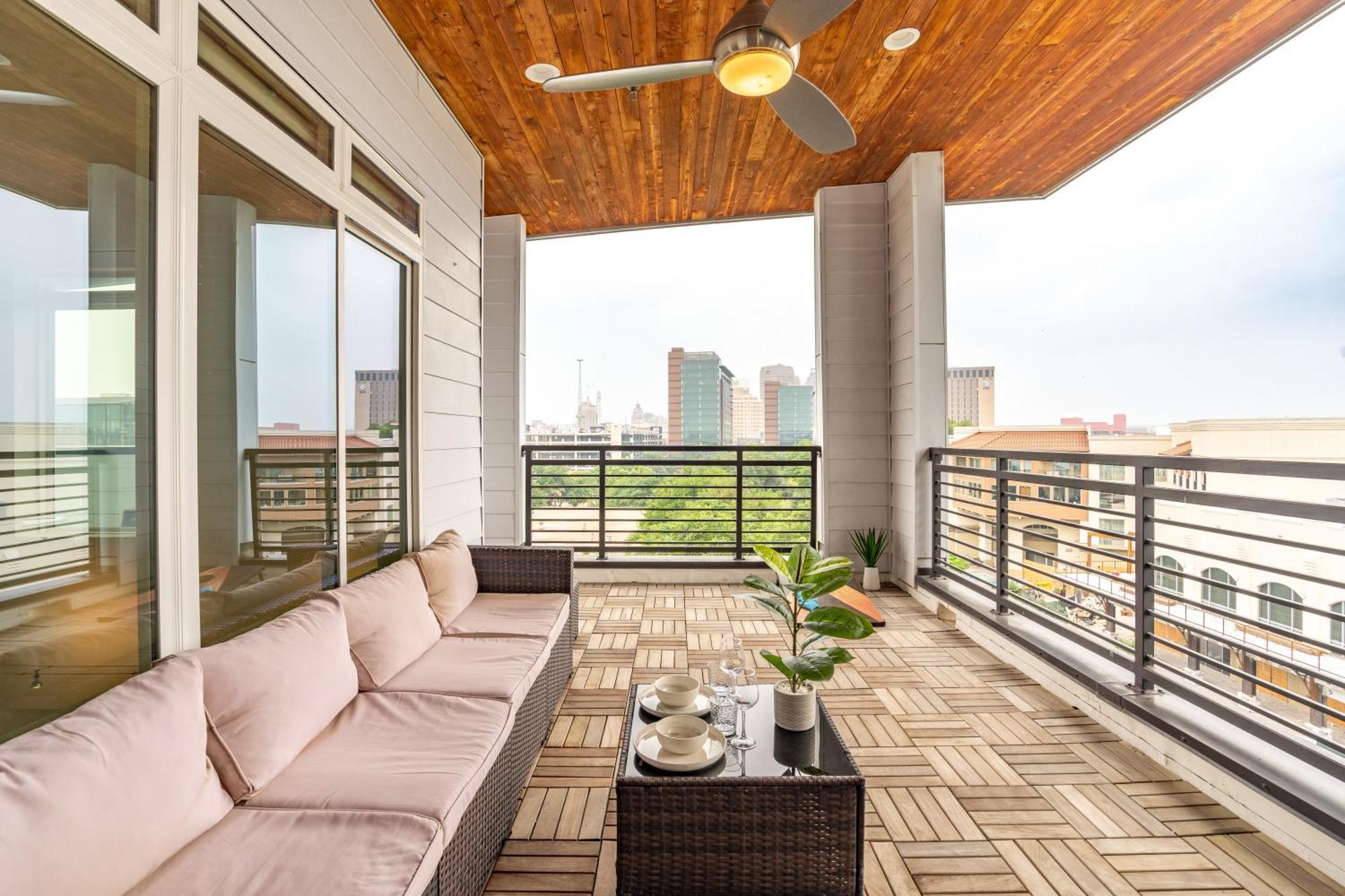 Riverwalk Penthouse Oasis W/Free Parking Gym Pool Сан-Антонио Экстерьер фото